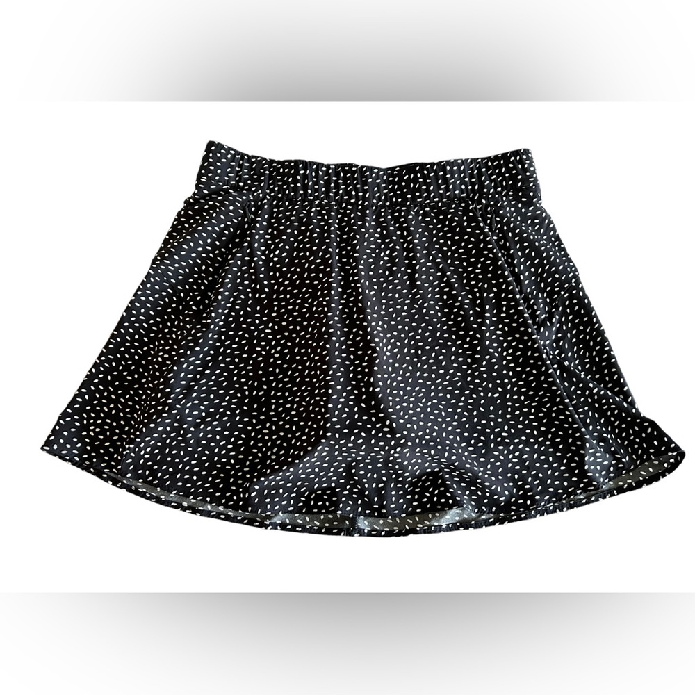 T by Talbots skort skirt black & white spots zip side pockets size large
